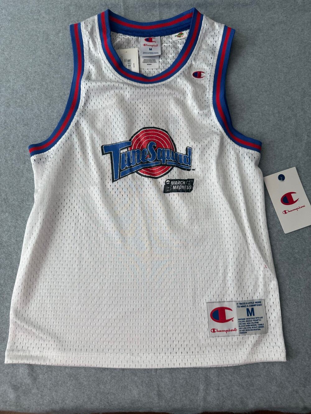 NWT Kids Champion Looney Tunes Jersey-Lola. Size medium.